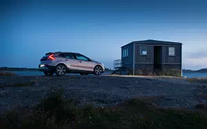 ���� ���������� Volvo V40 Cross Country - 2014