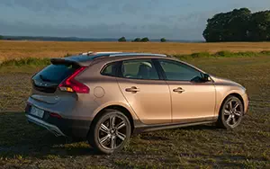 ���� ���������� Volvo V40 Cross Country - 2014