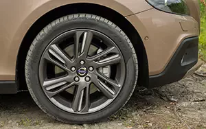 ���� ���������� Volvo V40 Cross Country - 2014