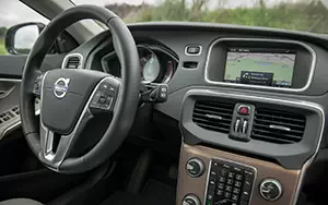 ���� ���������� Volvo V40 Cross Country - 2014