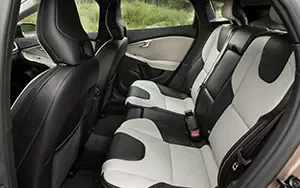 ���� ���������� Volvo V40 Cross Country - 2014