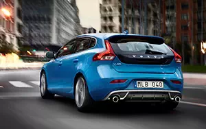 ���� ���������� Volvo V40 R-Design - 2014