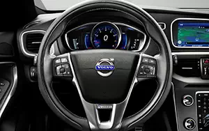 ���� ���������� Volvo V40 R-Design - 2014