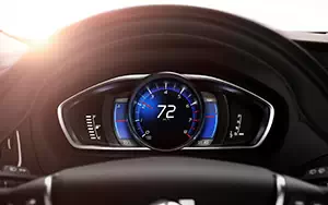 ���� ���������� Volvo V40 R-Design - 2014