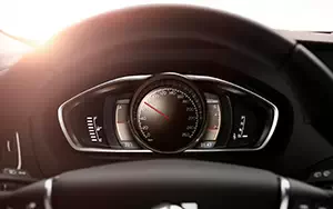 ���� ���������� Volvo V40 - 2014