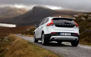 ���� ���������� Volvo V40 D4 Cross Country - 2015