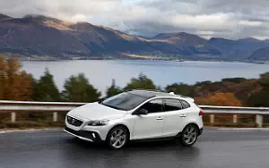 ���� ���������� Volvo V40 D4 Cross Country - 2015
