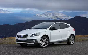 ���� ���������� Volvo V40 D4 Cross Country - 2015