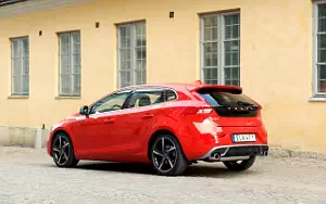 ���� ���������� Volvo V40 T5 R-Design - 2015
