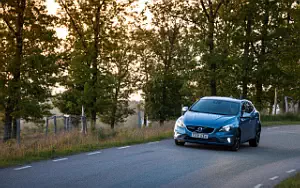 ���� ���������� Volvo V40 R-Design - 2016