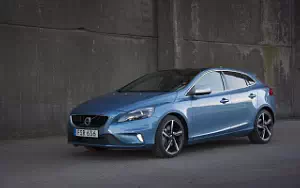 ���� ���������� Volvo V40 R-Design - 2016