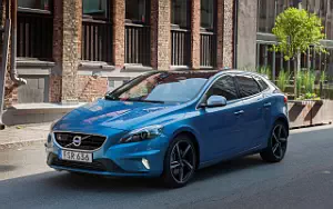 ���� ���������� Volvo V40 R-Design - 2016