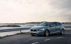 ���� ���������� Volvo V40 T4 Momentum - 2016