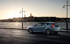 ���� ���������� Volvo V40 T4 Momentum - 2016