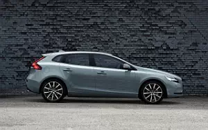 ���� ���������� Volvo V40 T4 Momentum - 2016