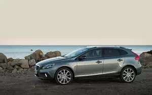 ���� ���������� Volvo V40 T5 AWD Cross Country - 2016
