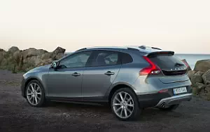 ���� ���������� Volvo V40 T5 AWD Cross Country - 2016