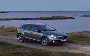 ���� ���������� Volvo V40 T5 AWD Cross Country - 2016