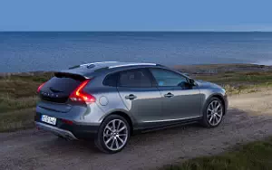 ���� ���������� Volvo V40 T5 AWD Cross Country - 2016
