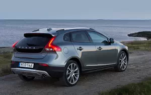 ���� ���������� Volvo V40 T5 AWD Cross Country - 2016