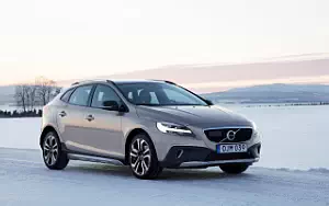���� ���������� Volvo V40 T5 AWD Cross Country - 2017
