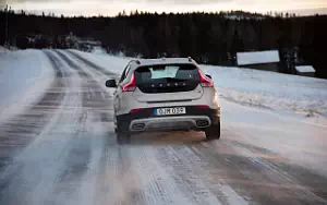 ���� ���������� Volvo V40 T5 AWD Cross Country - 2017