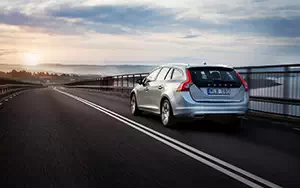 ���� ���������� Volvo V60 Plug-in-Hybrid - 2013