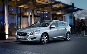 ���� ���������� Volvo V60 Plug-in-Hybrid - 2013