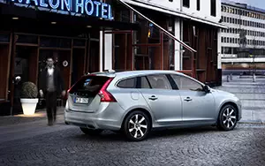 ���� ���������� Volvo V60 Plug-in-Hybrid - 2013