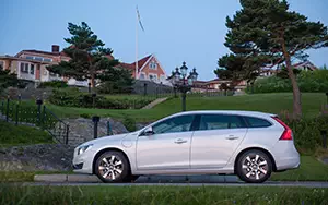 ���� ���������� Volvo V60 Plug-in-Hybrid - 2014