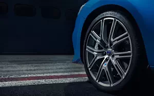 ���� ���������� Volvo V60 Polestar - 2016