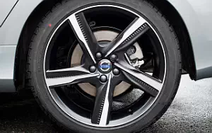 ���� ���������� Volvo V60 T5 R-Design - 2016