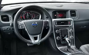 ���� ���������� Volvo V60 T5 R-Design - 2016