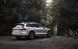 ���� ���������� Volvo V60 T5 Cross Country - 2018