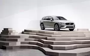 ���� ���������� Volvo V60 T5 Cross Country - 2018