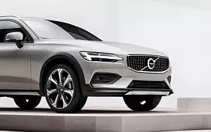 ���� ���������� Volvo V60 T5 Cross Country - 2018