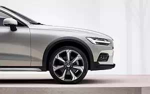 ���� ���������� Volvo V60 T5 Cross Country - 2018