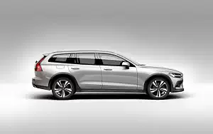 ���� ���������� Volvo V60 T5 Cross Country - 2018