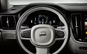 ���� ���������� Volvo V60 T5 Cross Country - 2018