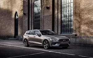 ���� ���������� Volvo V60 T6 AWD Inscription - 2018