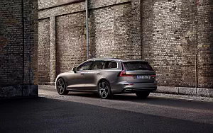 ���� ���������� Volvo V60 T6 AWD Inscription - 2018