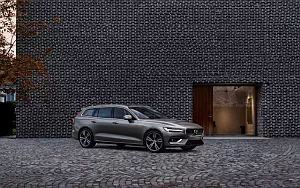 ���� ���������� Volvo V60 T6 AWD Inscription - 2018