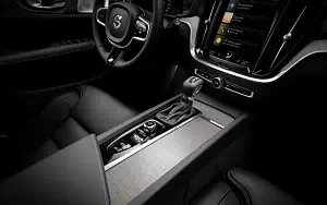 ���� ���������� Volvo V60 T6 AWD Inscription - 2018