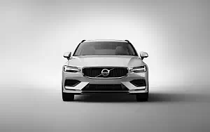 ���� ���������� Volvo V60 T6 AWD Momentum - 2018