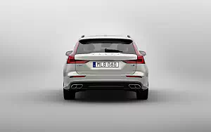 ���� ���������� Volvo V60 T6 AWD Momentum - 2018