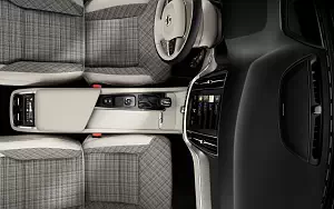 ���� ���������� Volvo V60 T6 AWD Momentum - 2018