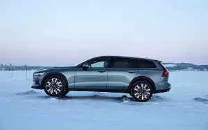 ���� ���������� Volvo V60 T5 Cross Country - 2019