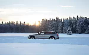���� ���������� Volvo V60 T5 Cross Country - 2019