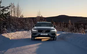���� ���������� Volvo V60 T5 Cross Country - 2019