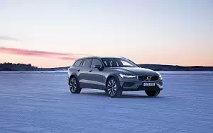 ���� ���������� Volvo V60 T5 Cross Country - 2019